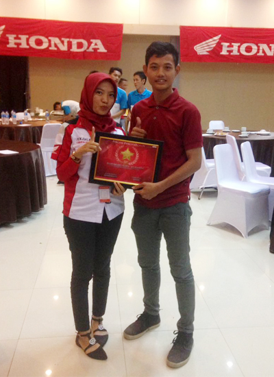 Rellys Thevince Nelioca (Counter Sales Nusantara Sakti Bengkulu) sebagai 3 Besar Counter Sales HSO Bengkulu Tahun 2016